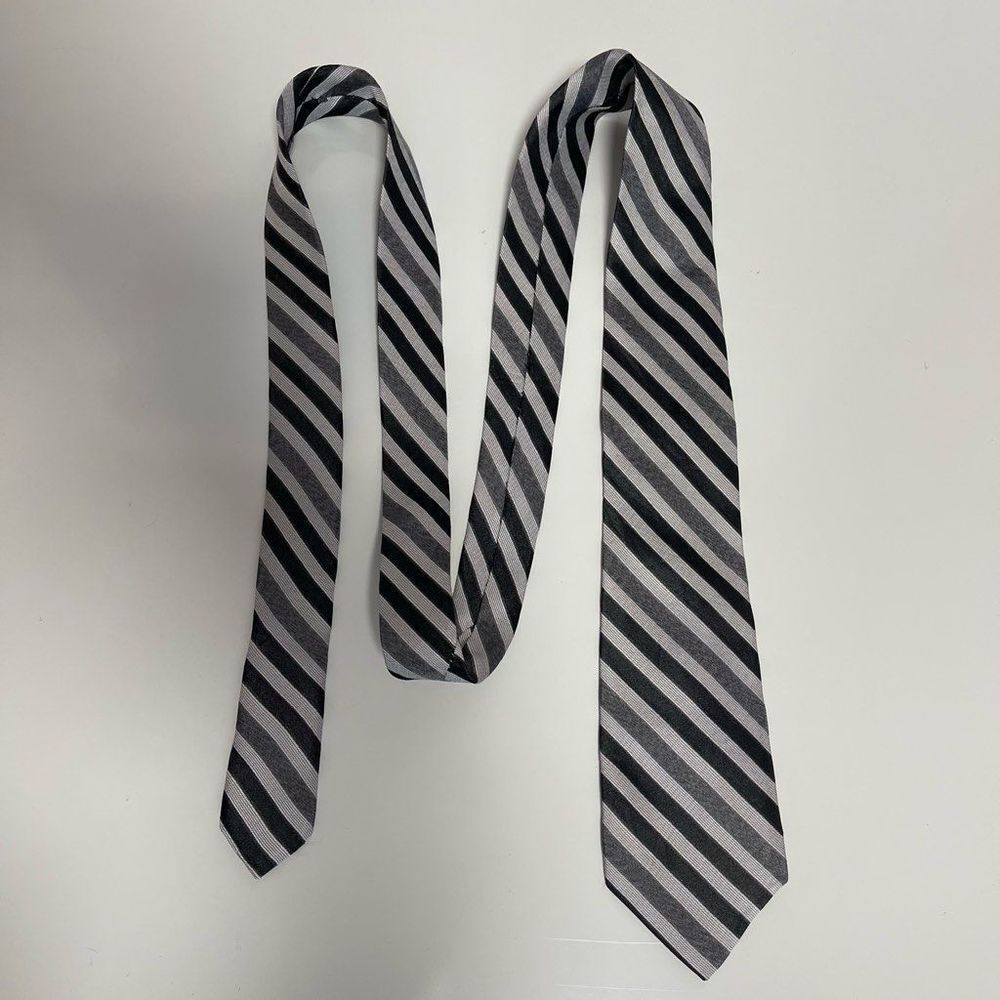 Calibrate Men’s Silk Black Grey Striped Ties